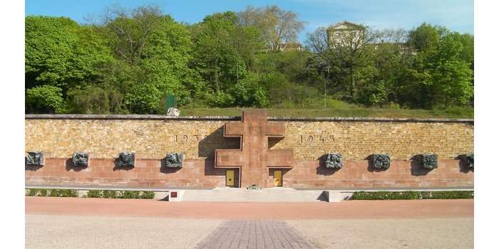 Visite du Mont-Valérien (Suresnes), haut lieu de la mémoire nationale