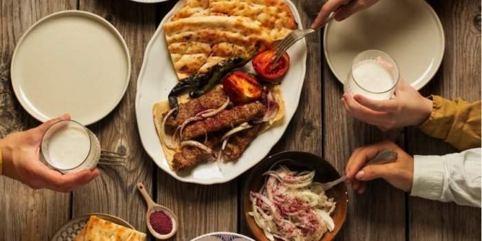 Almuerzo Hispano
