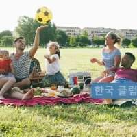 Groupe coréen : Pique-nique en famille&#128104;&#127996;‍&#128105;&#127995;‍&#128103;&#127995;‍&#128102;&#127996;&#127957;️&#129386;&#127992;